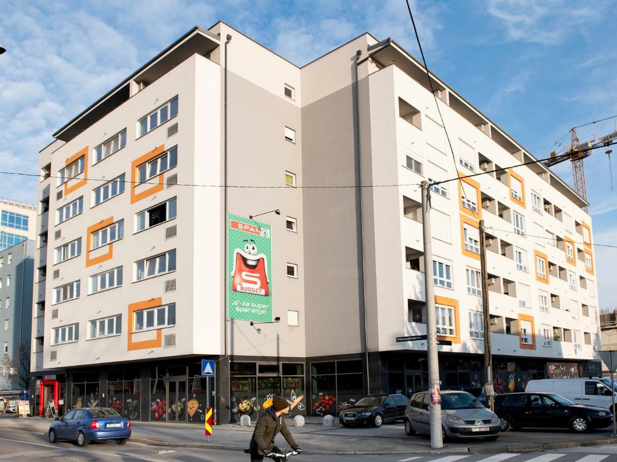 Flexible Selfcheckins 9 - Zagreb - Garage - Electric Vehicle Ccharger - Loggia - New - Apartments Repinc 9 מראה חיצוני תמונה